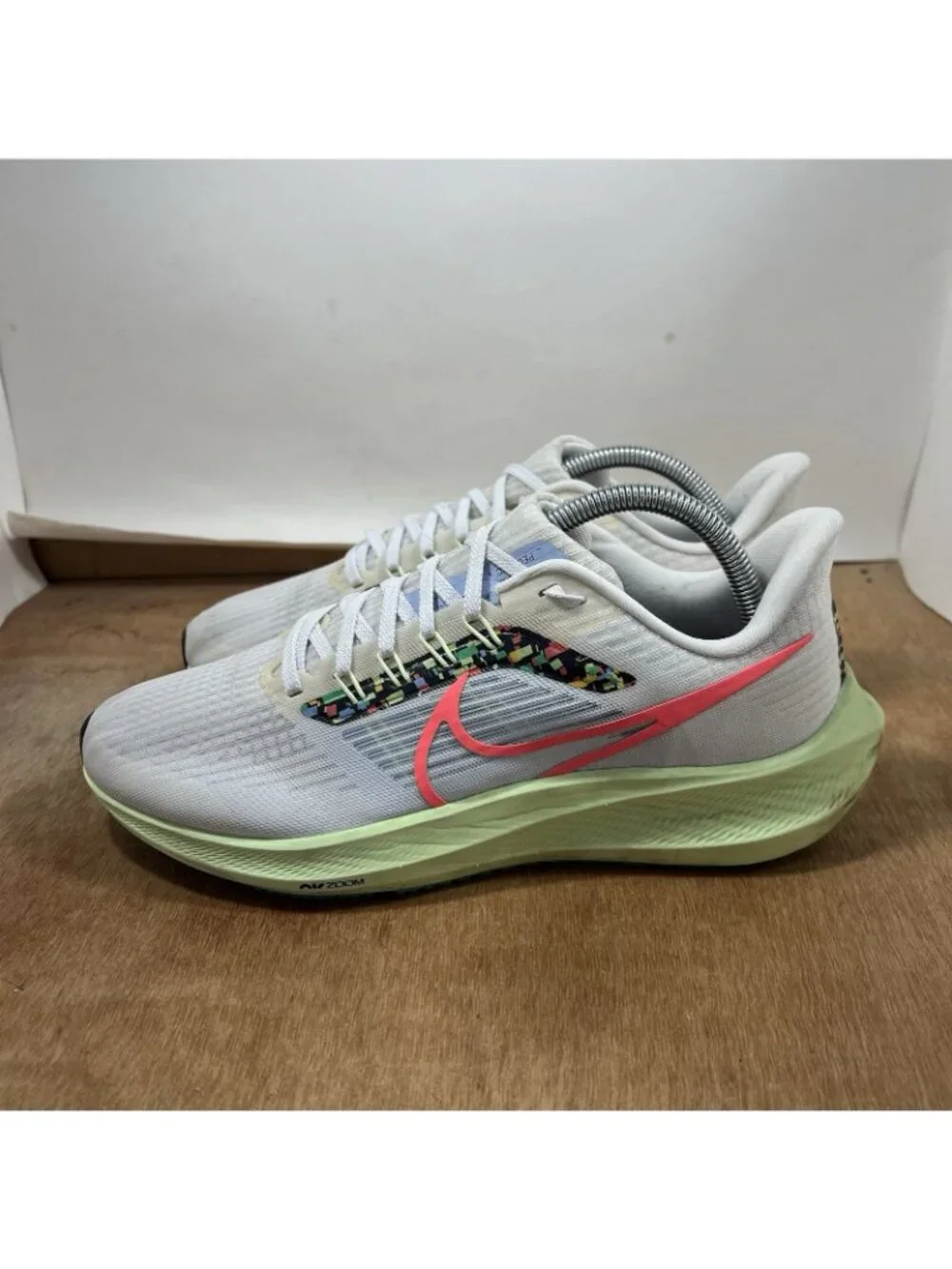 Nike Air Zoom Pegasus 39 'Confetti' FD0878-100 Women’s Size 9.5 Running Shoes